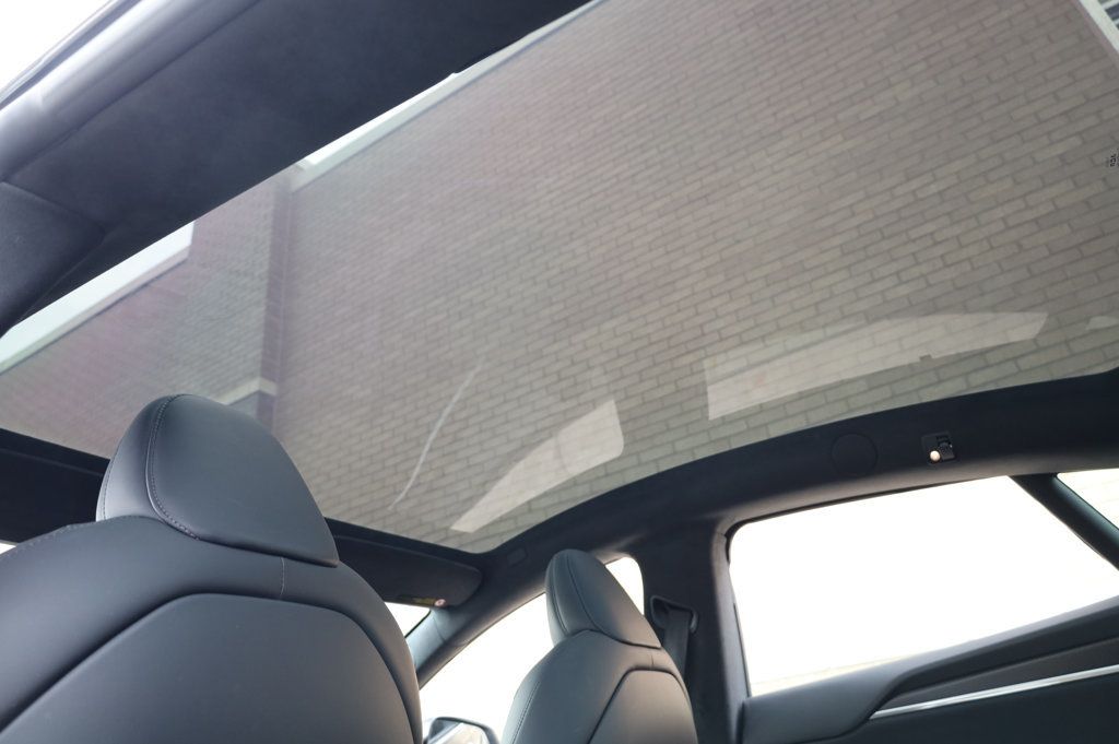 2023 Tesla Model S Plaid AWD photo 21
