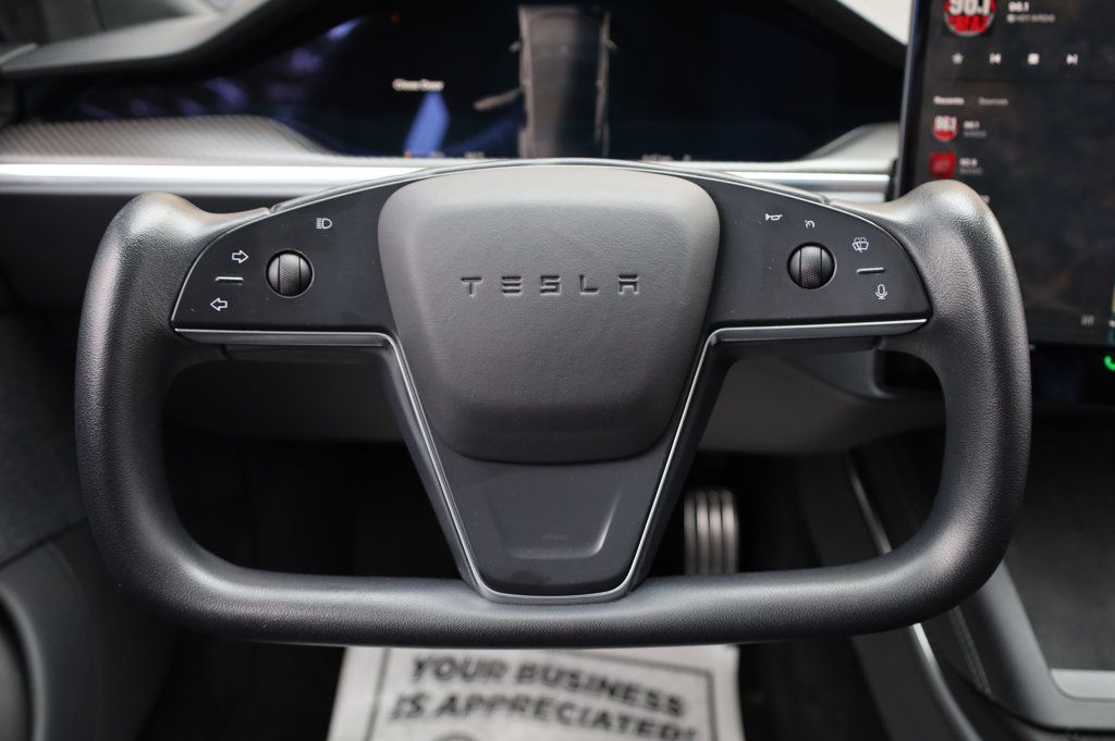 2023 Tesla Model S Plaid AWD photo 31