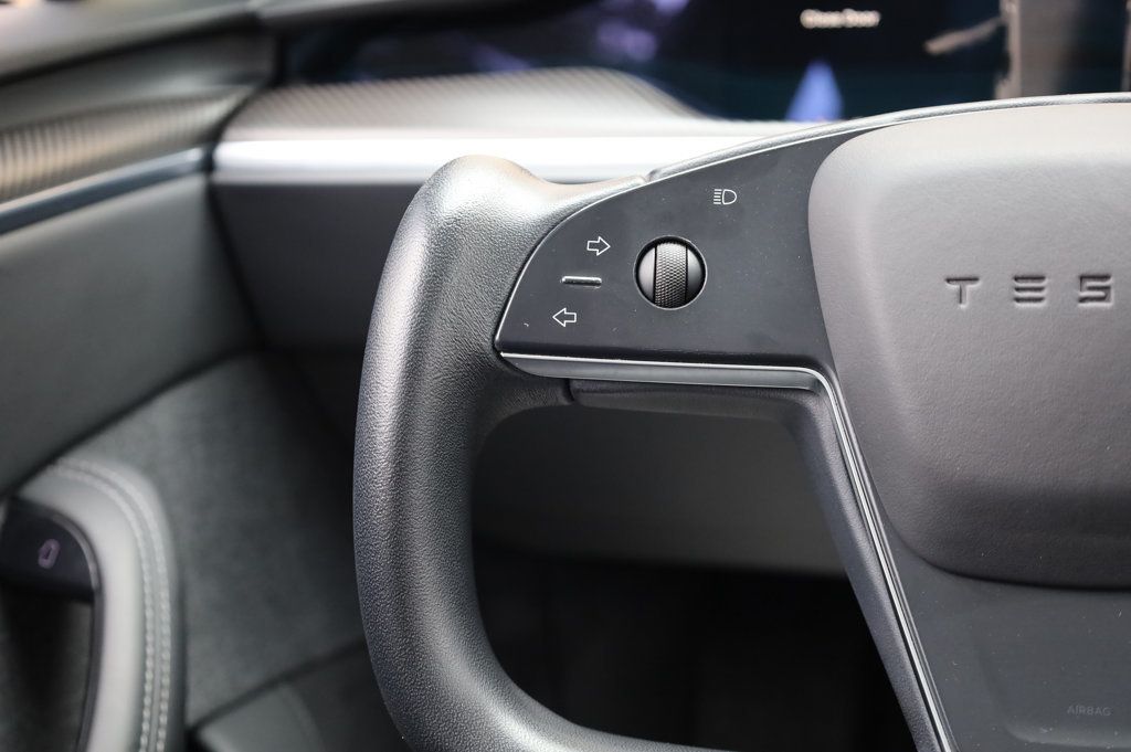2023 Tesla Model S Plaid AWD photo 32