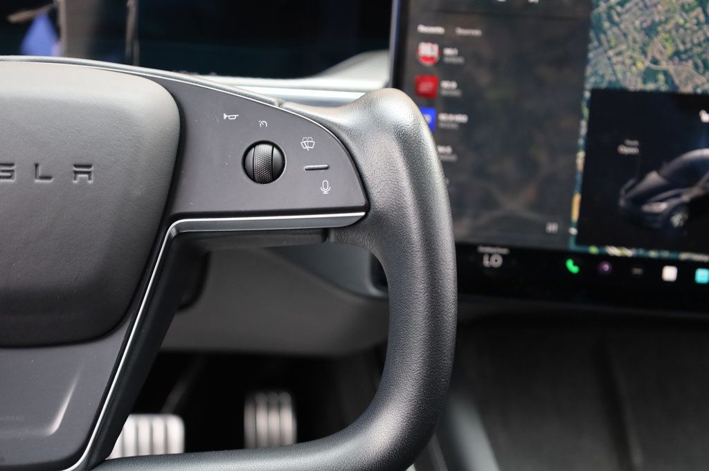 2023 Tesla Model S Plaid AWD photo 33