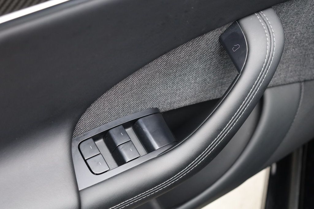 2023 Tesla Model S Plaid AWD photo 34