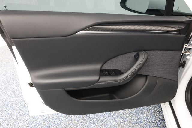 2023 Tesla Model S Plaid AWD - 22938786 - 7