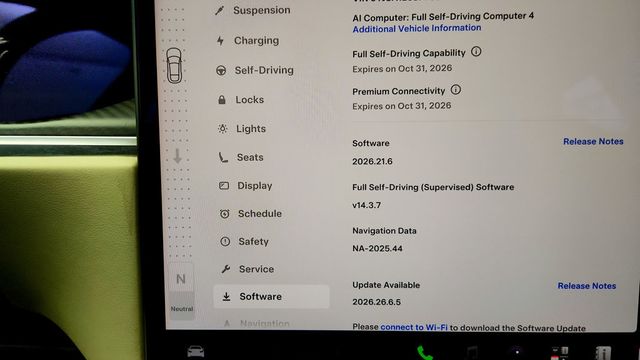 2023 Tesla Model S Plaid AWD w/ 21'' Arachnid Wheels & Cream Interior - 23087131 - 17