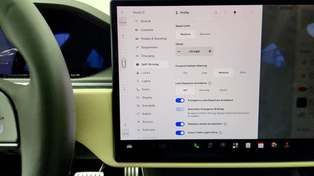 2023 Tesla Model S Plaid AWD w/ 21'' Arachnid Wheels & Cream Interior - 23087131 - 22