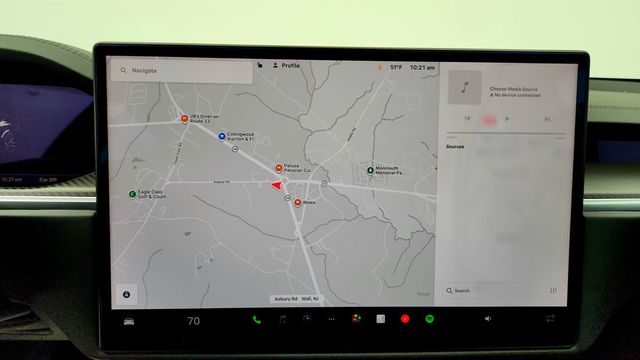 2023 Tesla Model S Plaid AWD w/ Autopilot, 17'' Touchscreen & Yoke Steering Wheel - 22997425 - 22