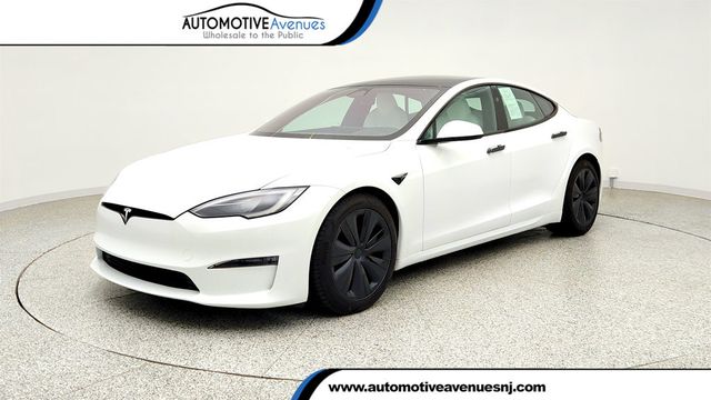 2023 Tesla Model S Plaid AWD w/ White & Black Premium Interior & Yoke Steering - 23035604 - 0