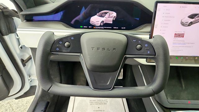 2023 Tesla Model S Plaid AWD w/ White & Black Premium Interior & Yoke Steering - 23035604 - 11