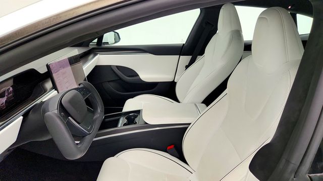 2023 Tesla Model S Plaid AWD w/ White & Black Premium Interior & Yoke Steering - 23035604 - 21