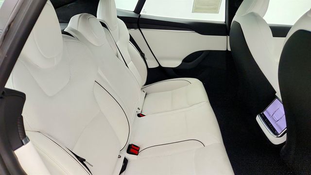 2023 Tesla Model S Plaid AWD w/ White & Black Premium Interior & Yoke Steering - 23035604 - 24