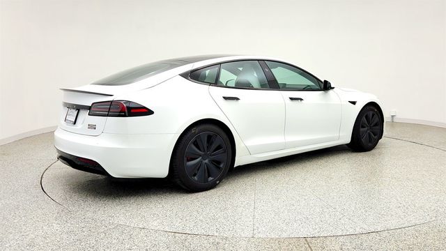 2023 Tesla Model S Plaid AWD w/ White & Black Premium Interior & Yoke Steering - 23035604 - 4