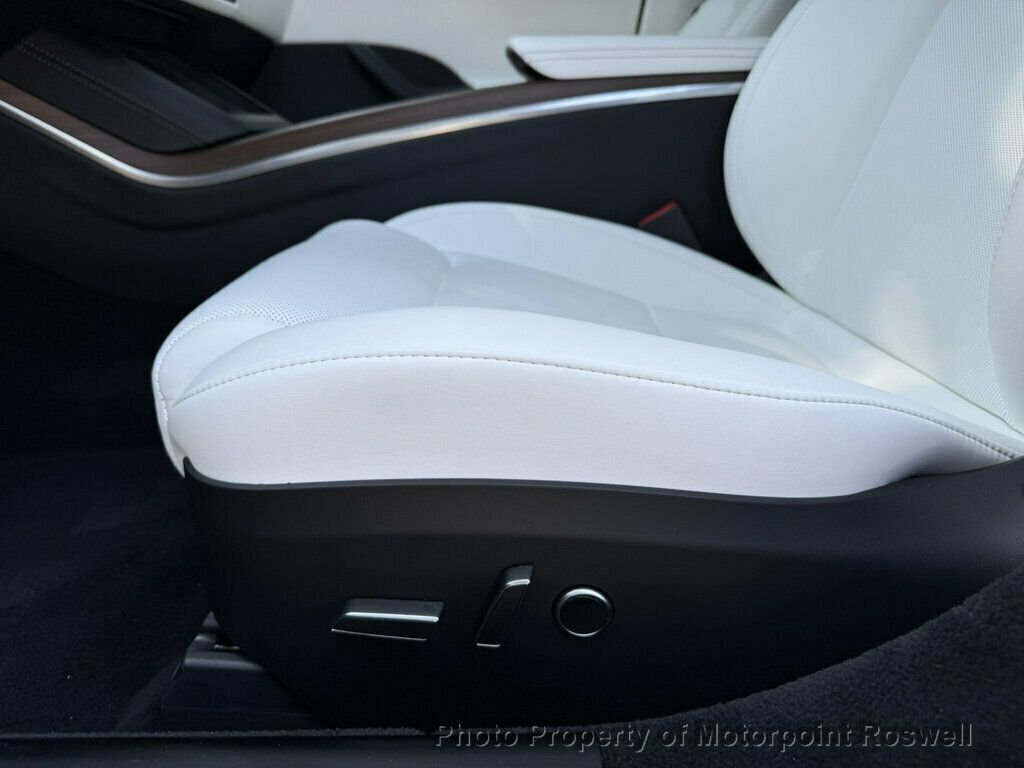 Tesla Model S Standard Range AWD photo 11