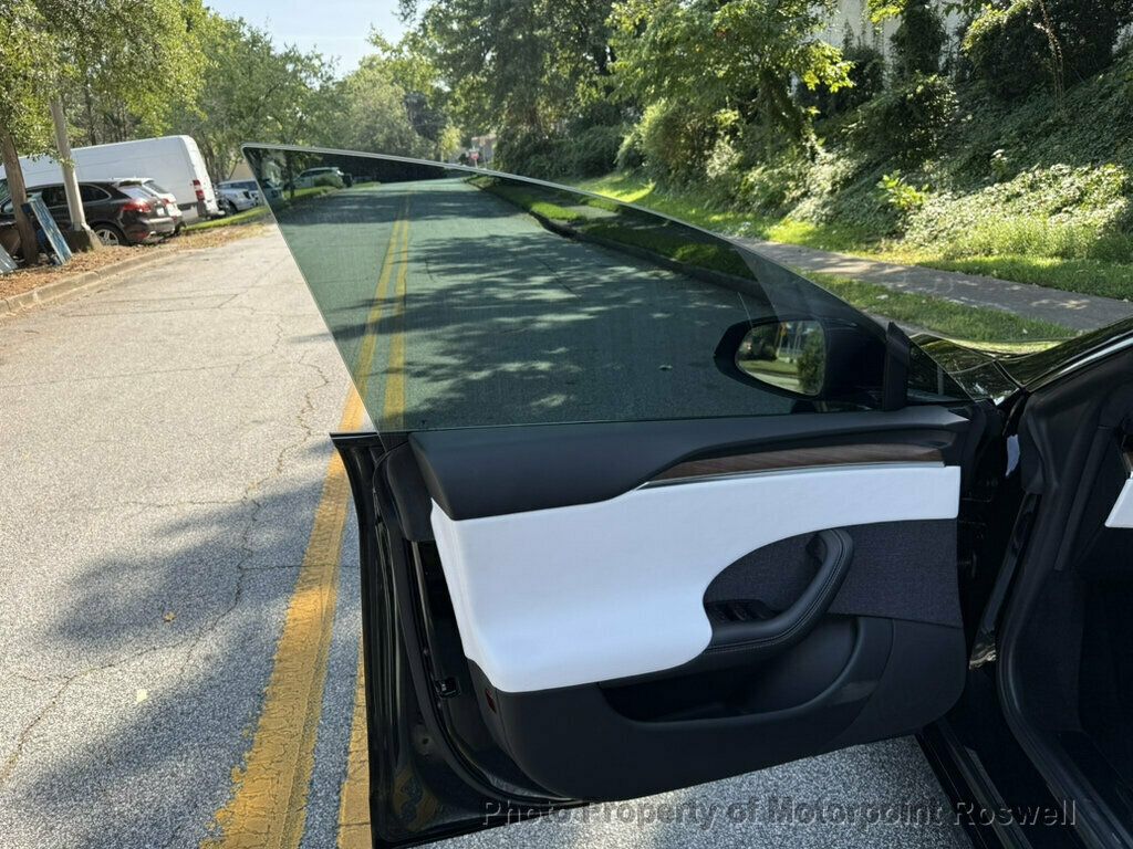 Tesla Model S Standard Range AWD photo 12