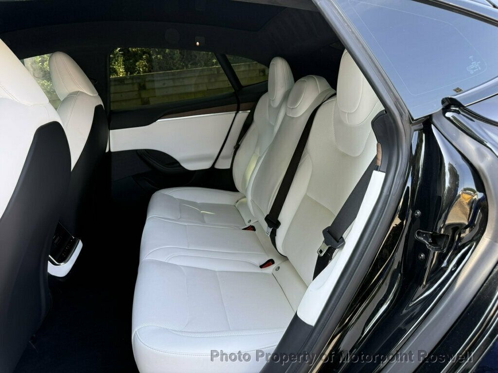 Tesla Model S Standard Range AWD photo 13