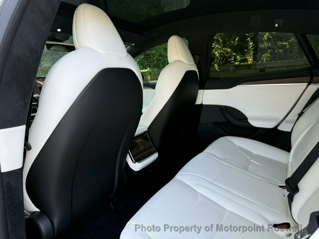 Tesla Model S Standard Range AWD photo 14