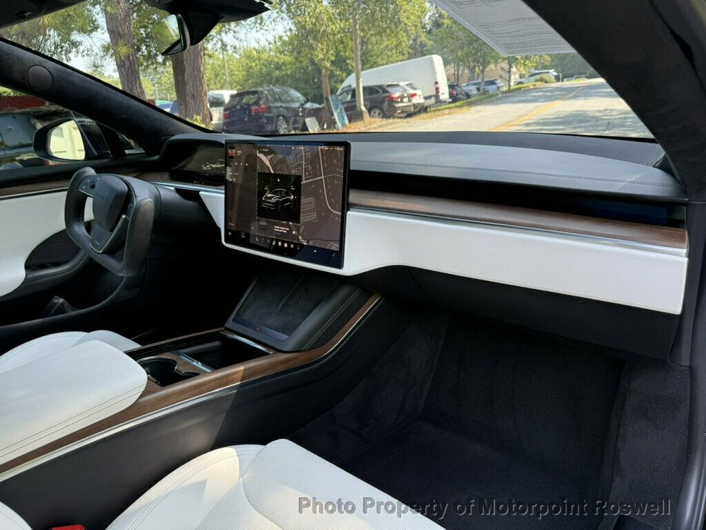 Tesla Model S Standard Range AWD photo 22