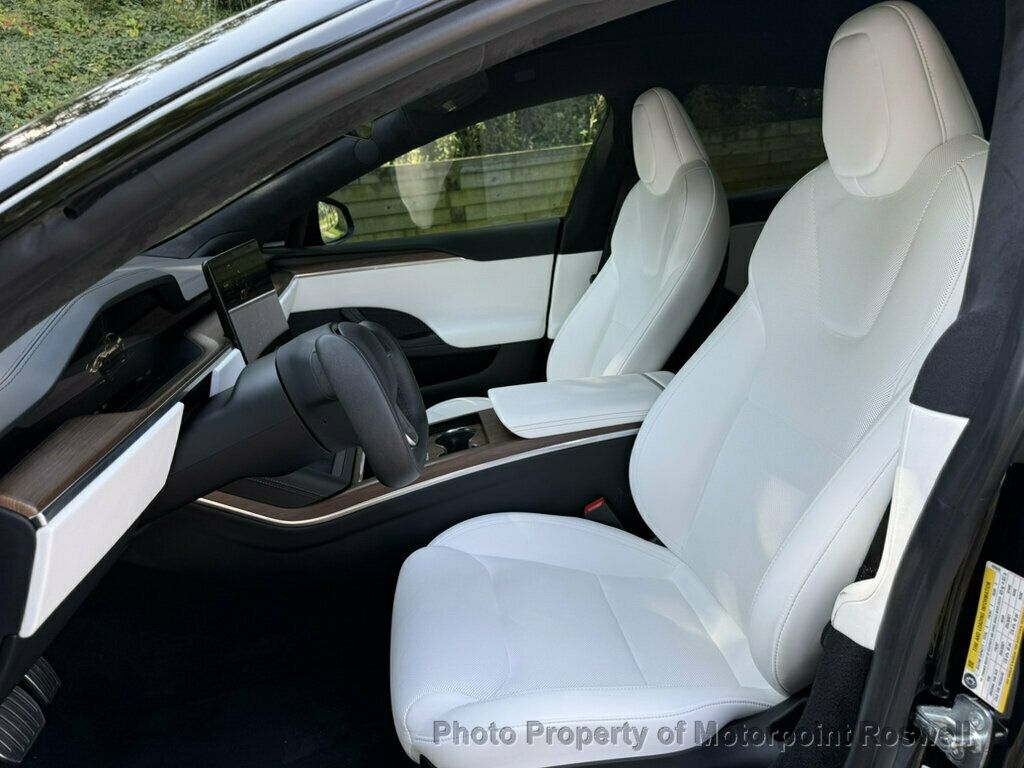 Tesla Model S Standard Range AWD photo 9
