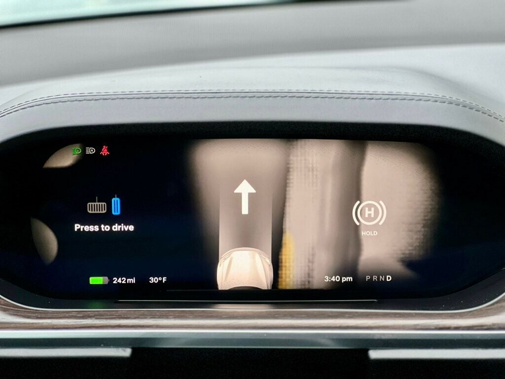 2023 Tesla Model S Standard Range AWD - 22962312 - 23