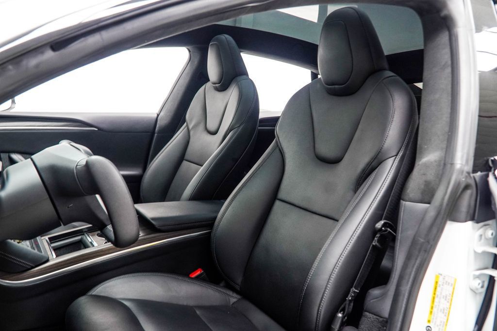 Tesla Model S photo 35
