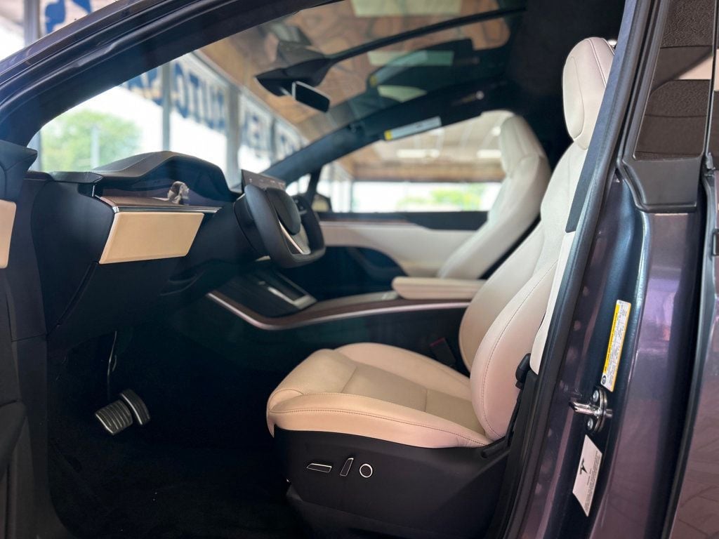 2023 Tesla Model X photo 15