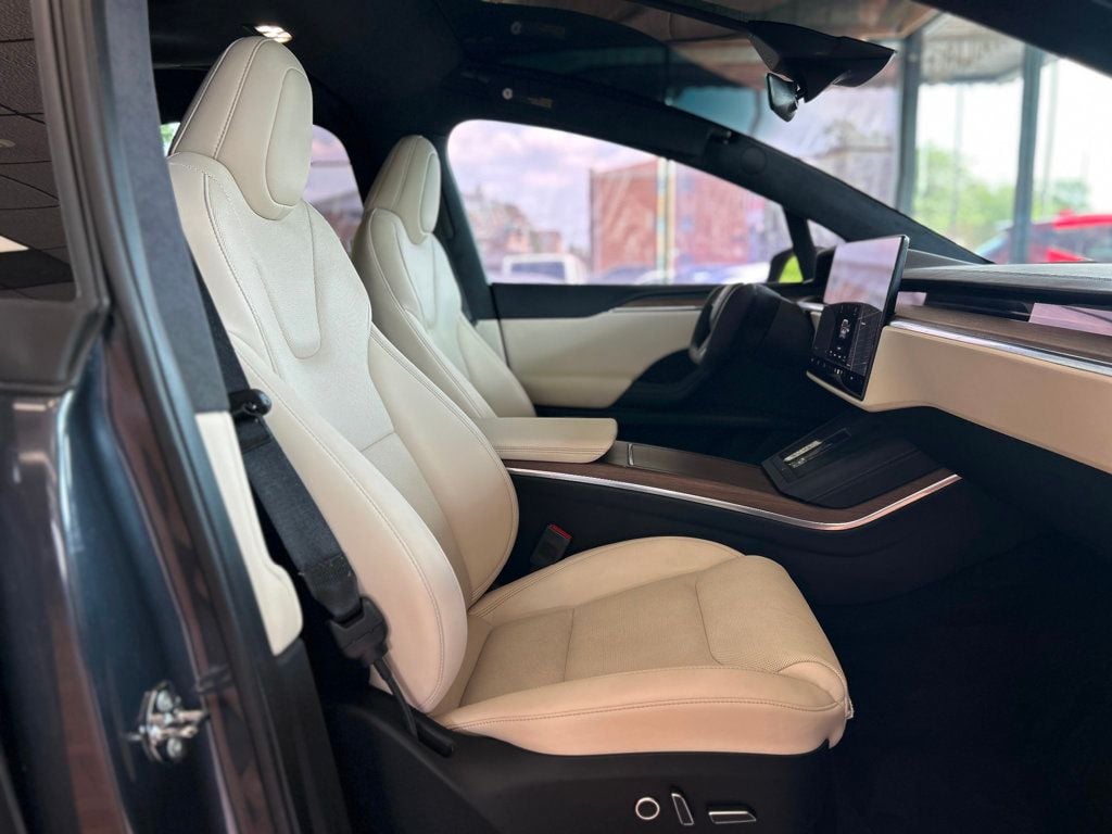 2023 Tesla Model X photo 19