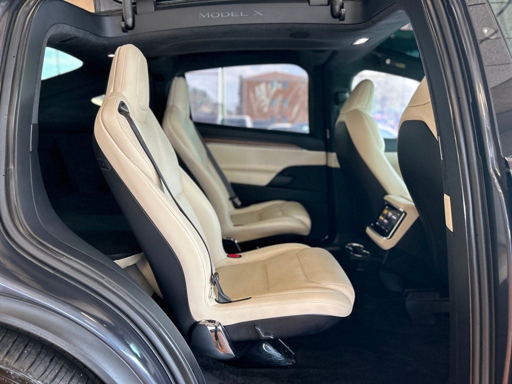 2023 Tesla Model X photo 20