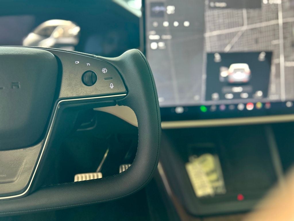 2023 Tesla Model X photo 23