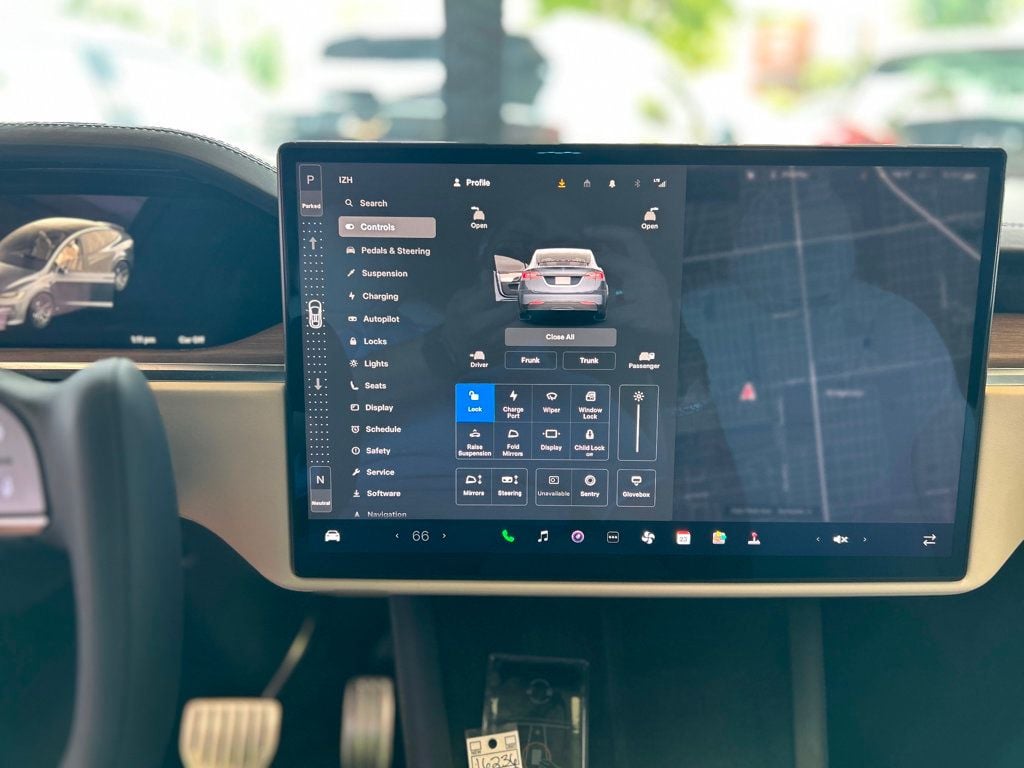 2023 Tesla Model X photo 26