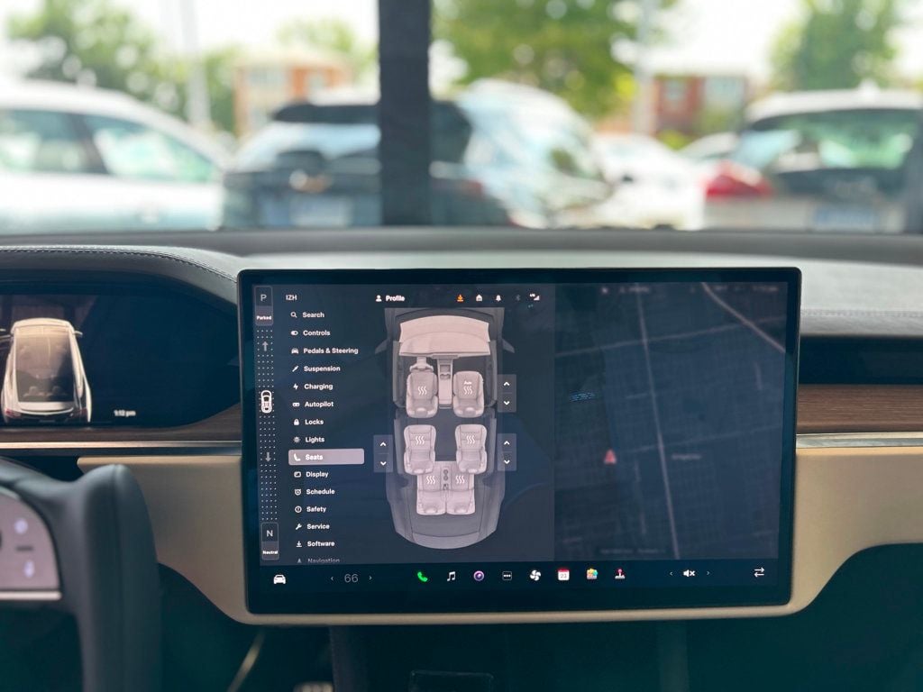 2023 Tesla Model X photo 27