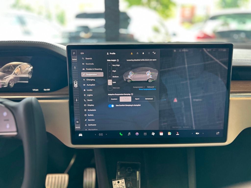 2023 Tesla Model X photo 28