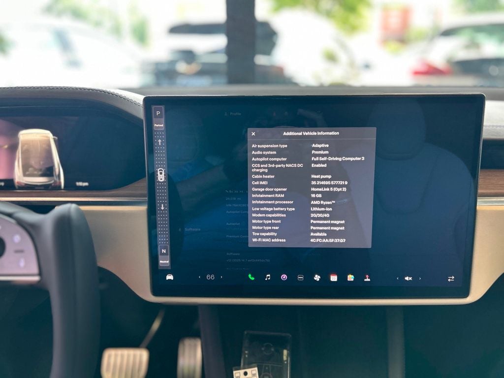 2023 Tesla Model X photo 29