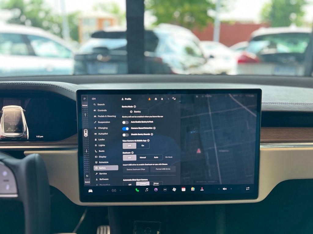 2023 Tesla Model X photo 31
