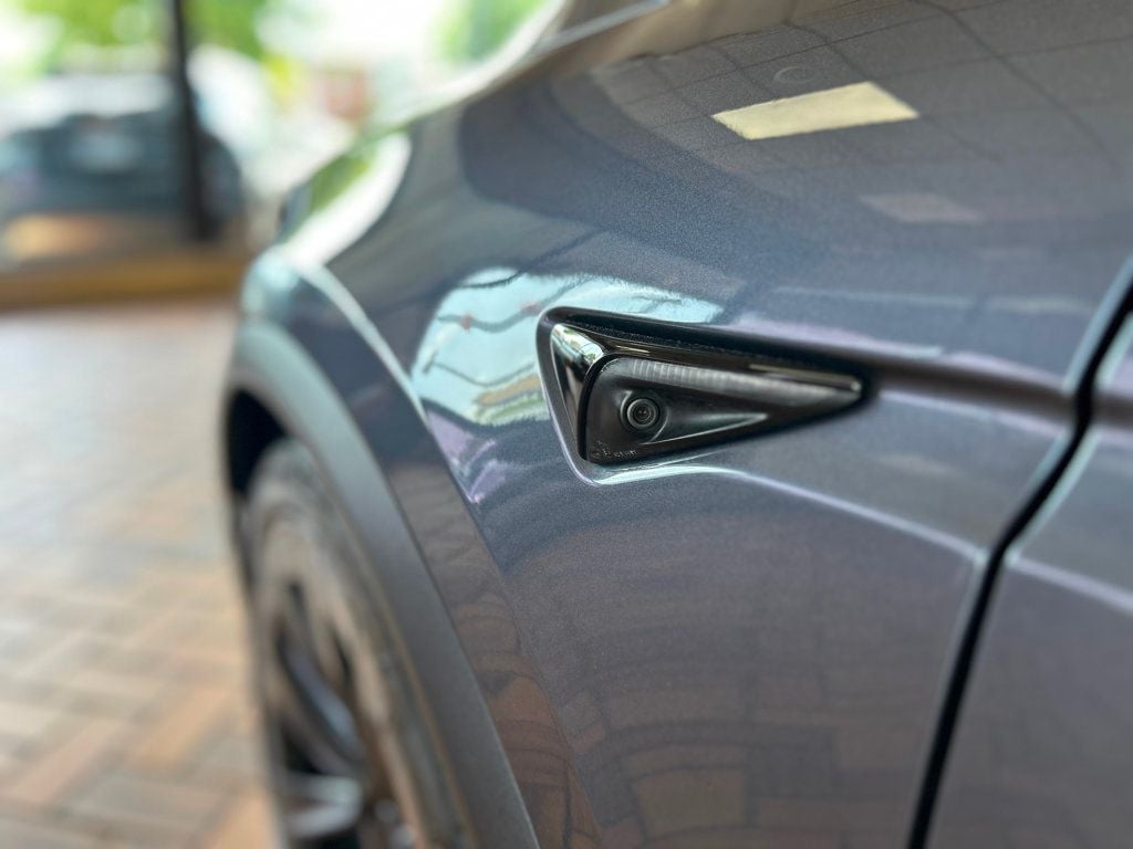 2023 Tesla Model X photo 33