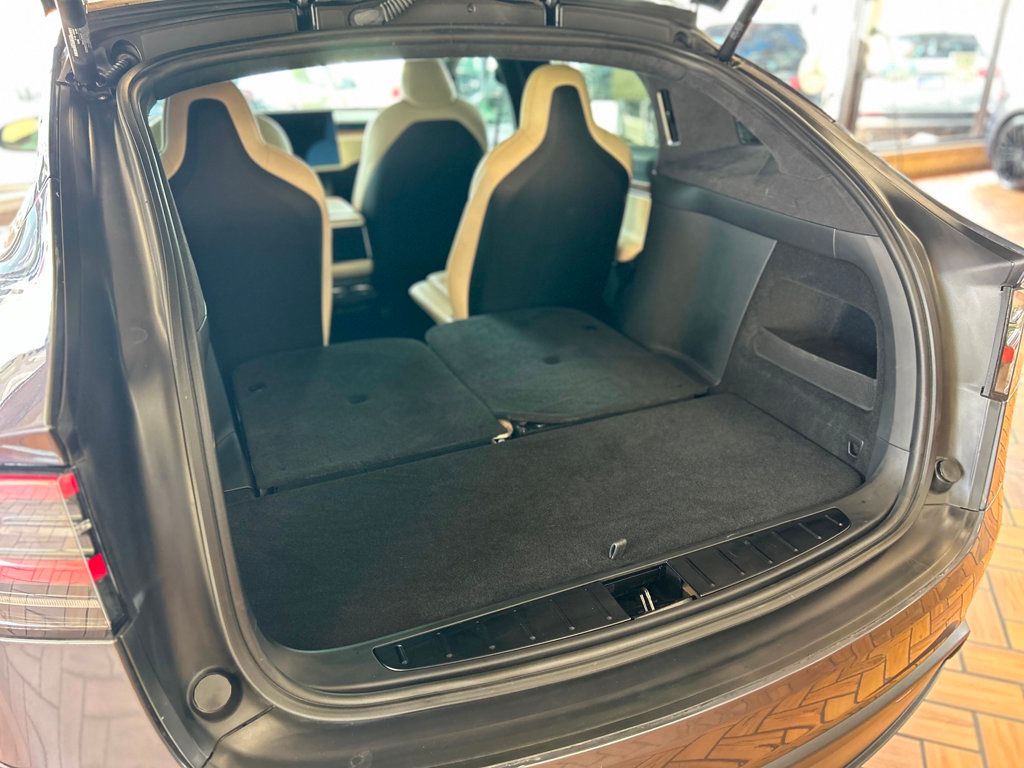 2023 Tesla Model X photo 8