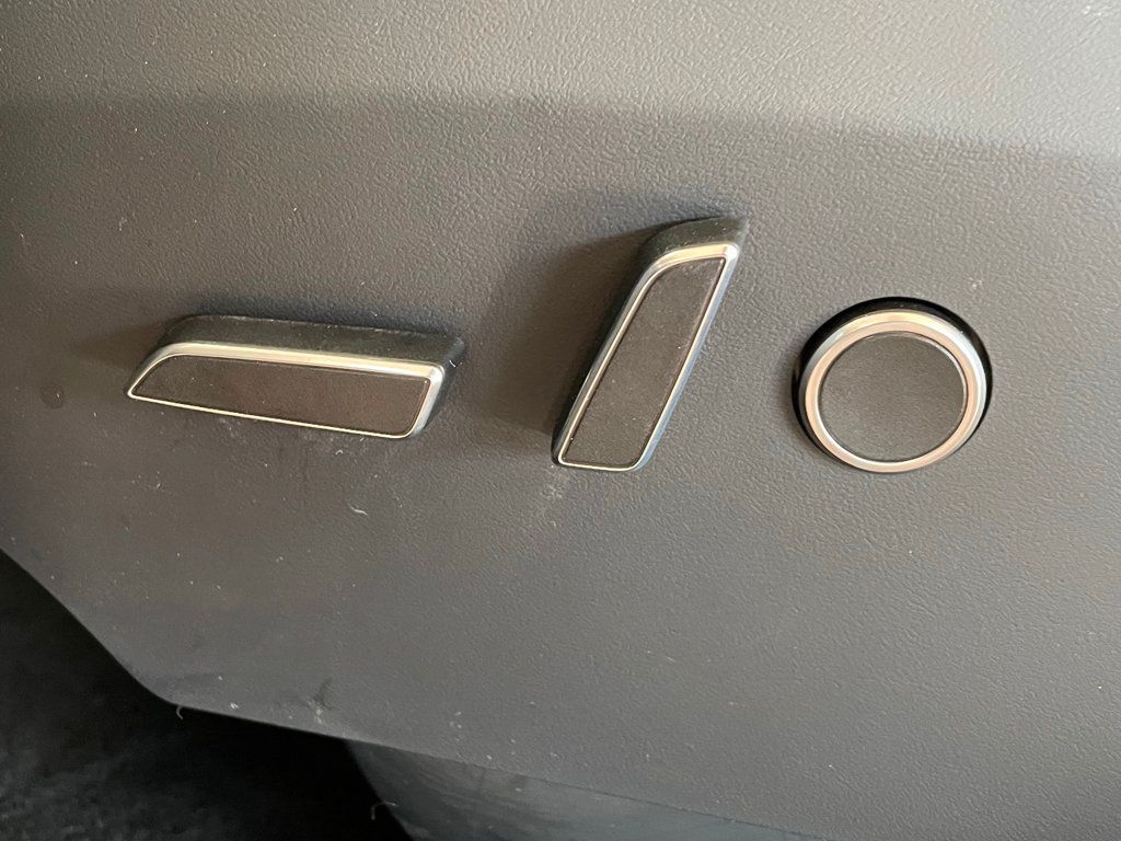 2023 Tesla Model X AWD - 22939352 - 12