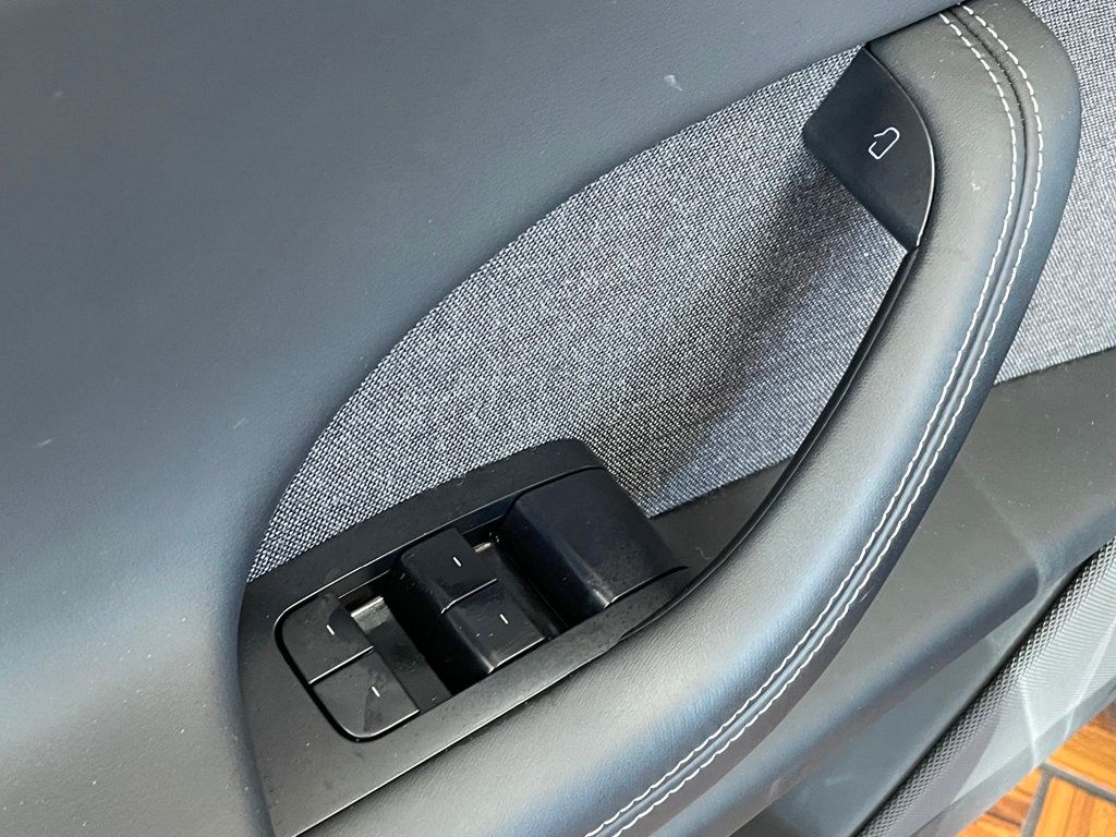 2023 Tesla Model X AWD - 22939352 - 15