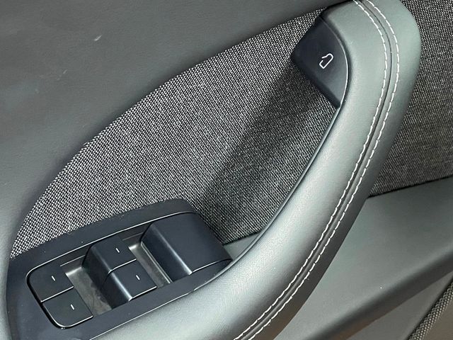 2023 Tesla Model X AWD - 22968180 - 16