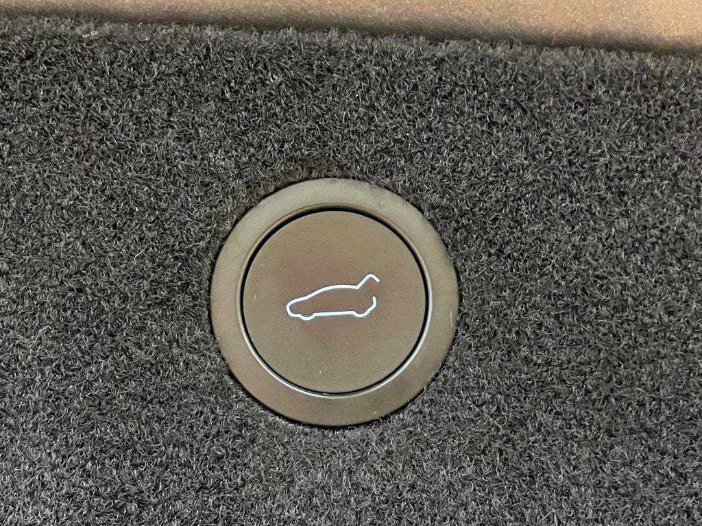 2023 Tesla Model X AWD - 22968180 - 26