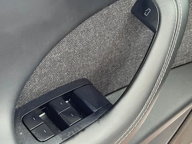 2023 Tesla Model X AWD - 22970684 - 14