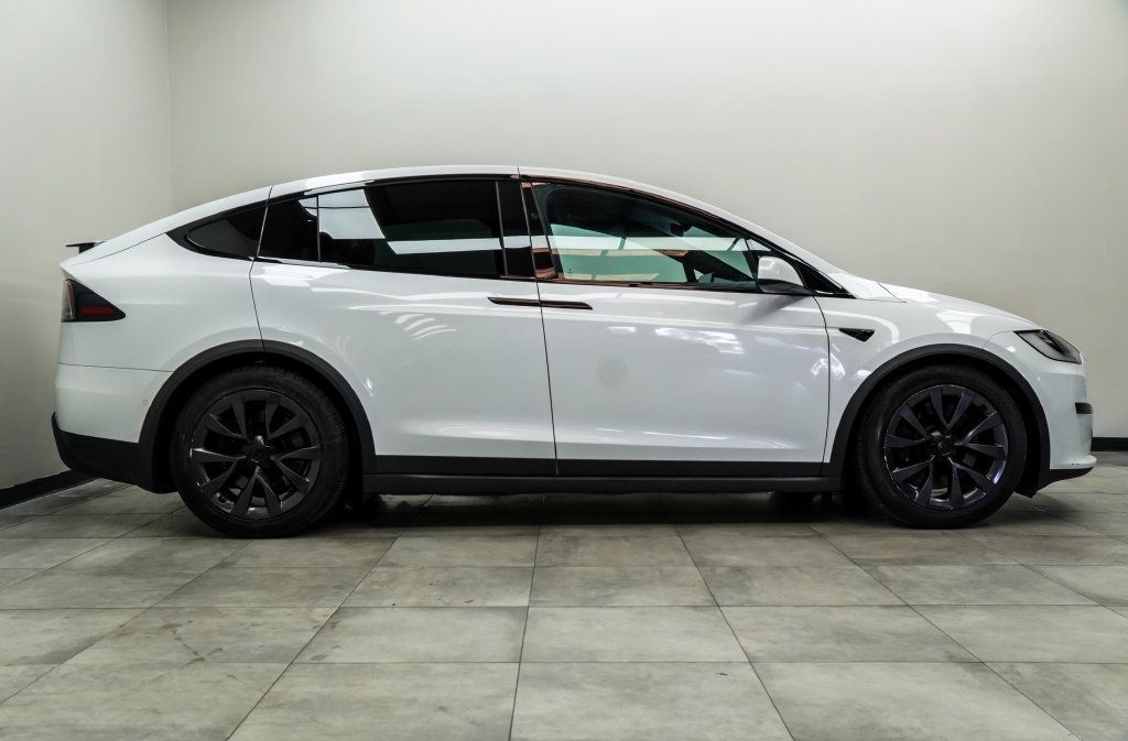 Tesla Model X photo 11