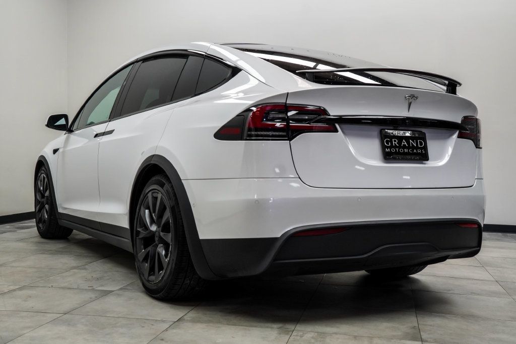 Tesla Model X photo 12