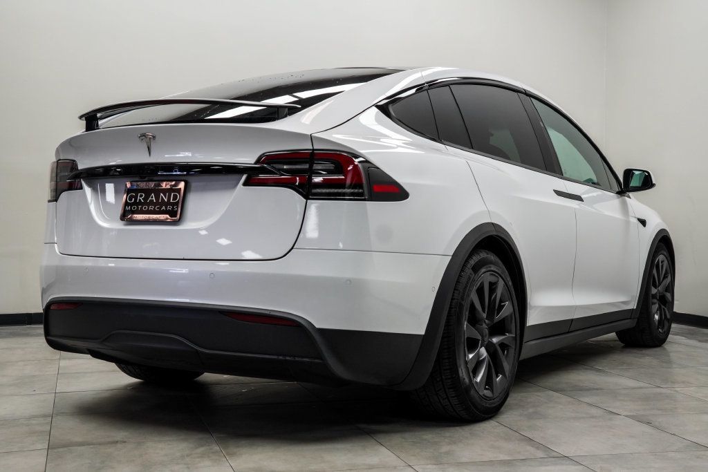 Tesla Model X photo 13