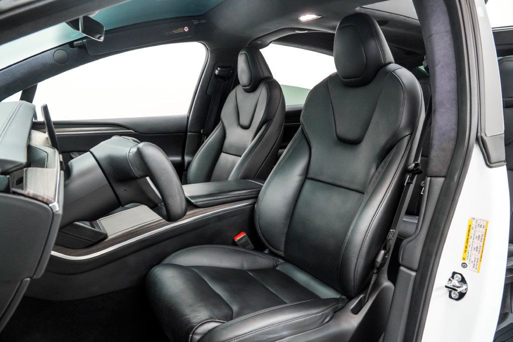 Tesla Model X photo 16