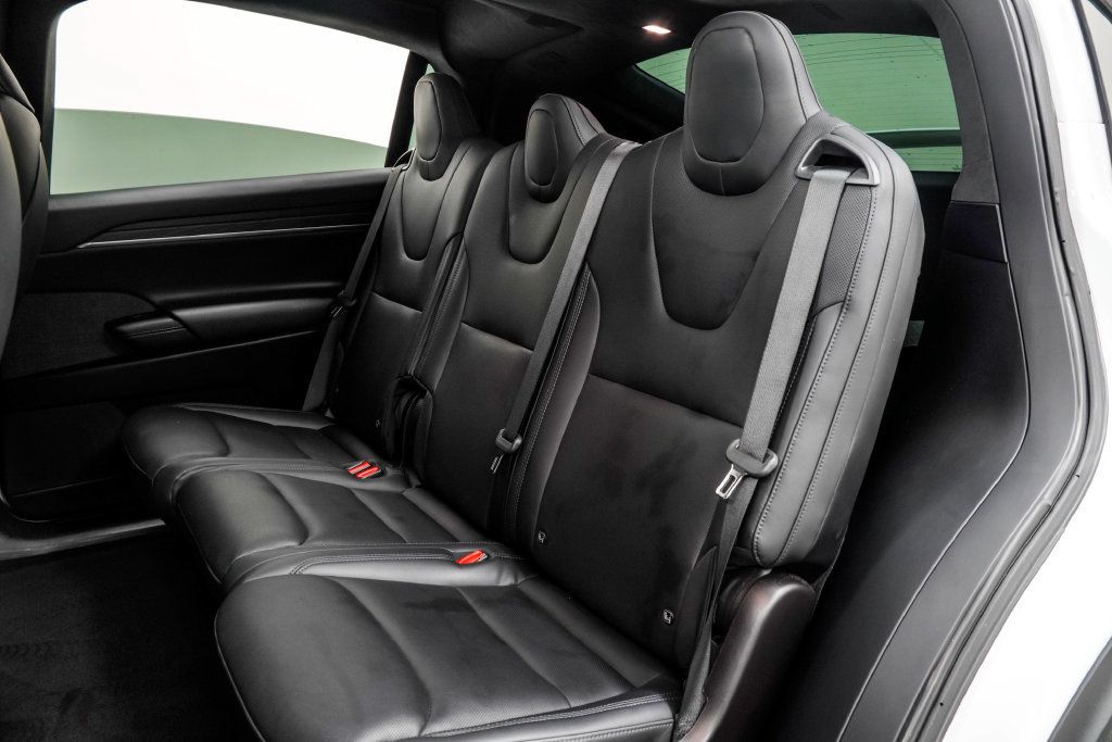 Tesla Model X photo 18