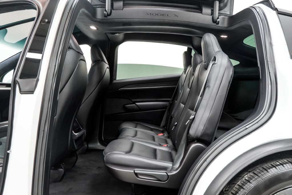 Tesla Model X photo 19