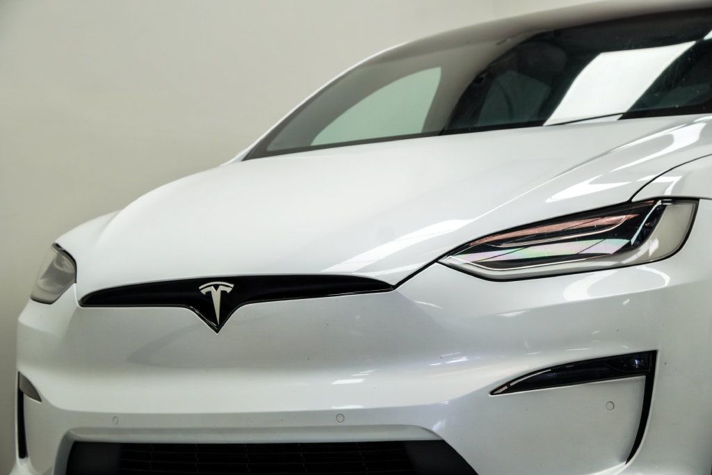 Tesla Model X photo 2