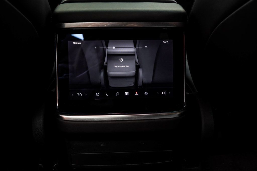 Tesla Model X photo 26