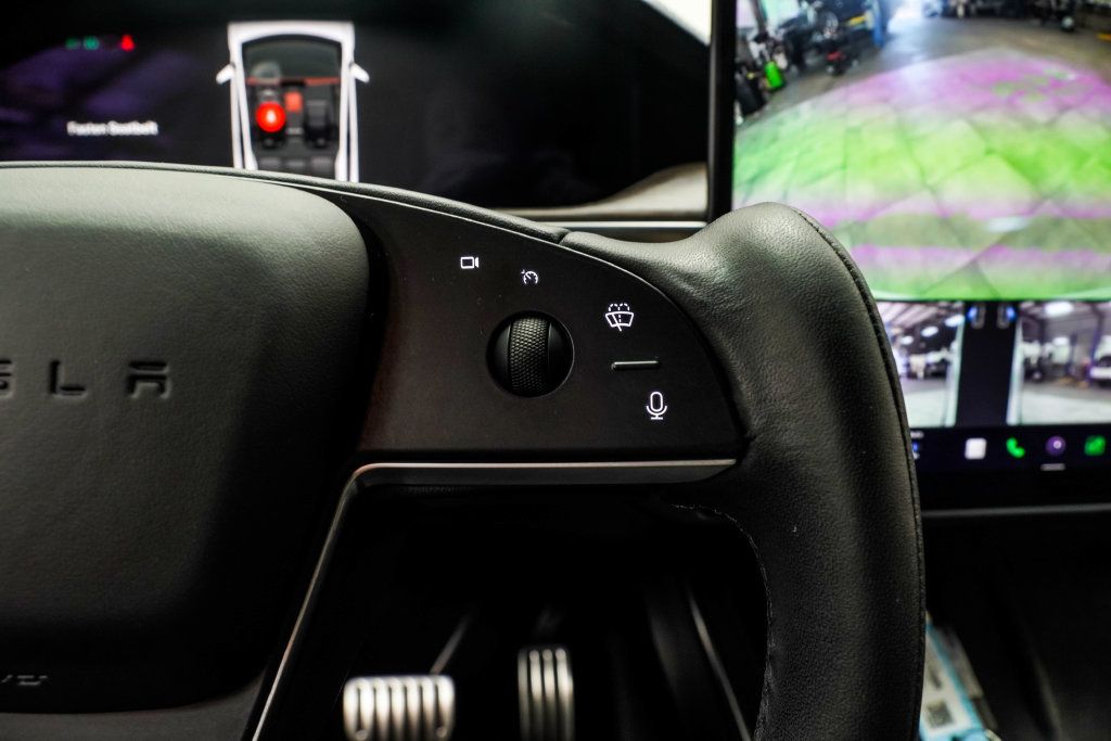 Tesla Model X photo 37
