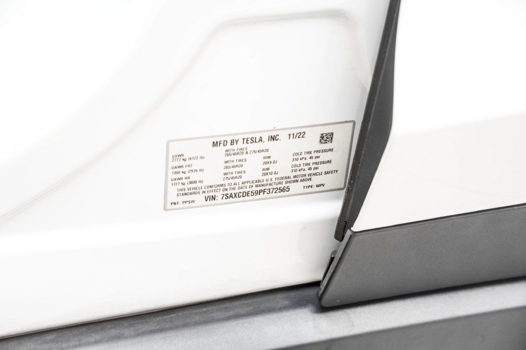 Tesla Model X photo 41