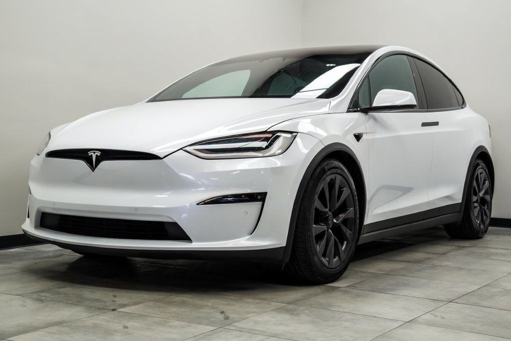 Tesla Model X photo 8