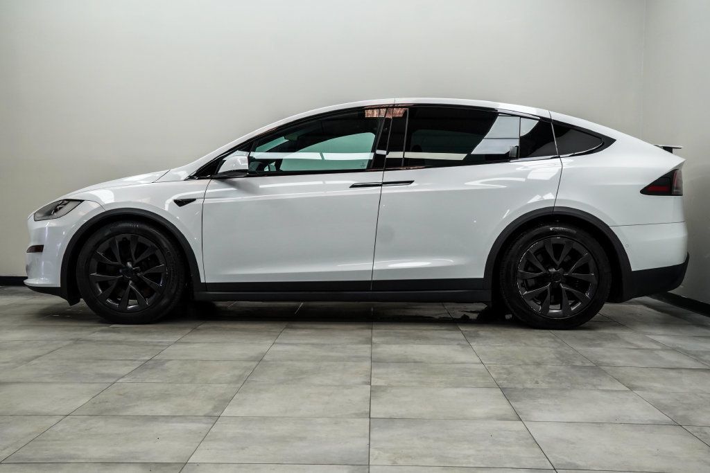 Tesla Model X photo 9